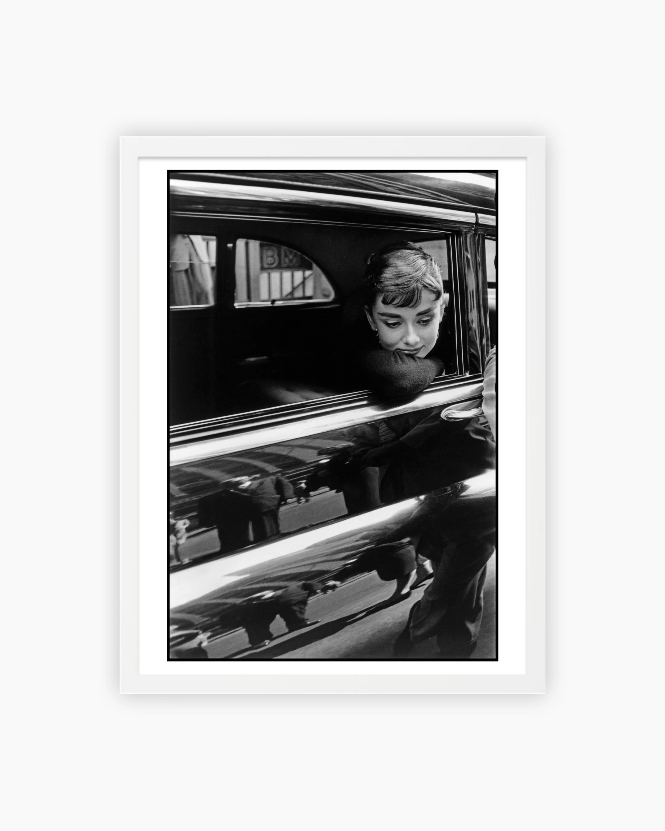 Magnum Editions Poster: Audrey Hepburn in New York, 1954 - Image 3